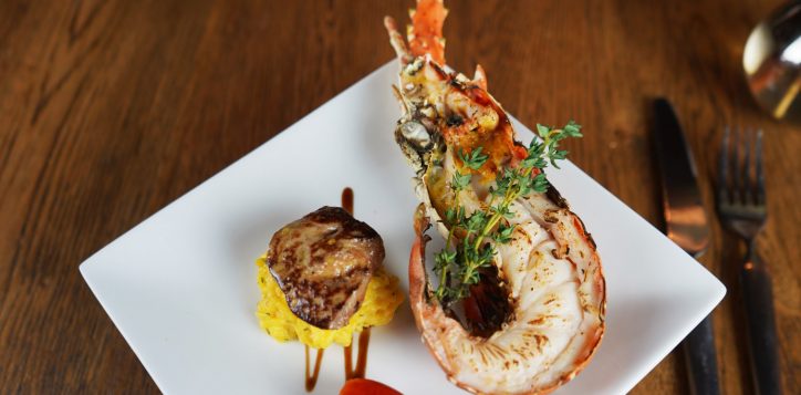 surf-_-turf_table-check-2