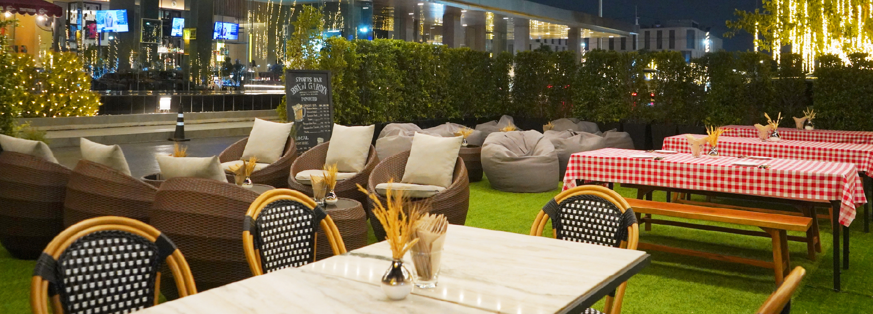 Novotel Bangkok Future Park Rangsit - Sports Bar Brew Garden